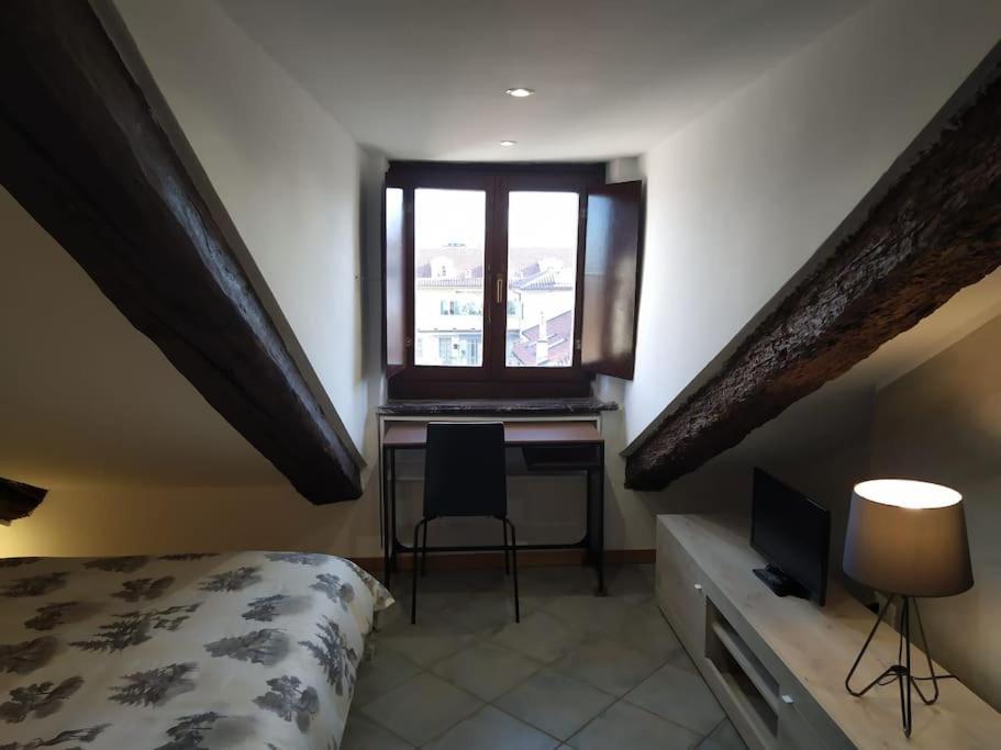 Mansarda Di Charme Con Vista Turim Exterior foto